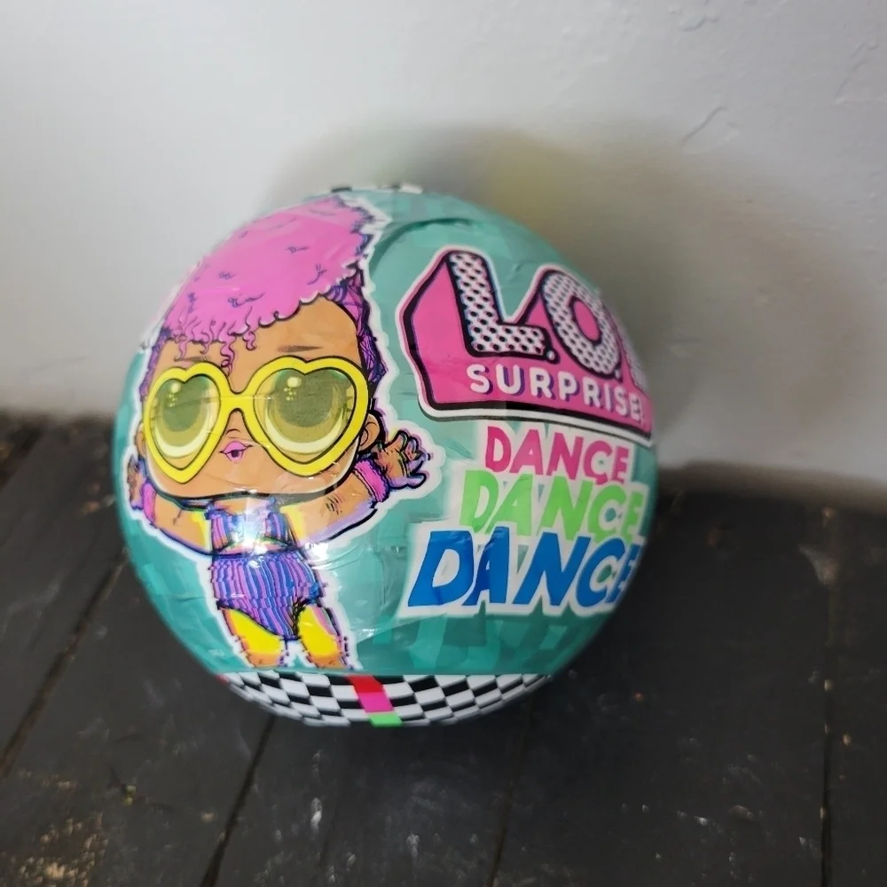 LOL Surprise Dance Dance Dance Sealed Ball NWT Fashion Doll Toy Gift